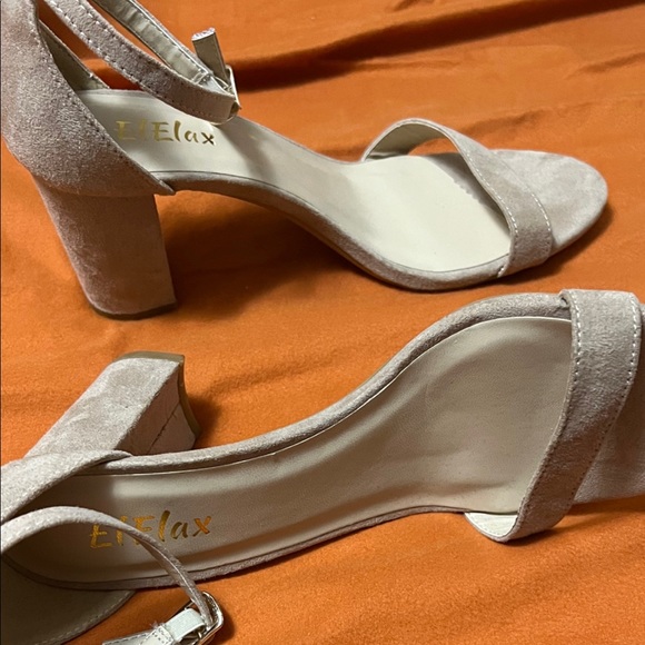 Shoes - El elax nude heels